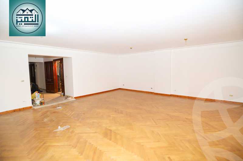 https://aqarmap.com.eg/en/listing/4102264-for-sale-alexandria-kafr-abdo-sant-square-st