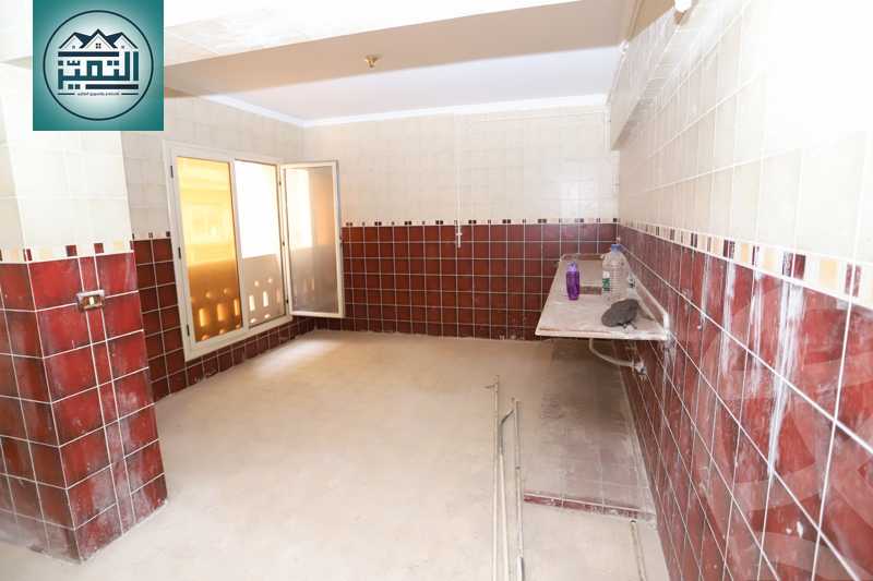 https://aqarmap.com.eg/en/listing/4102264-for-sale-alexandria-kafr-abdo-sant-square-st