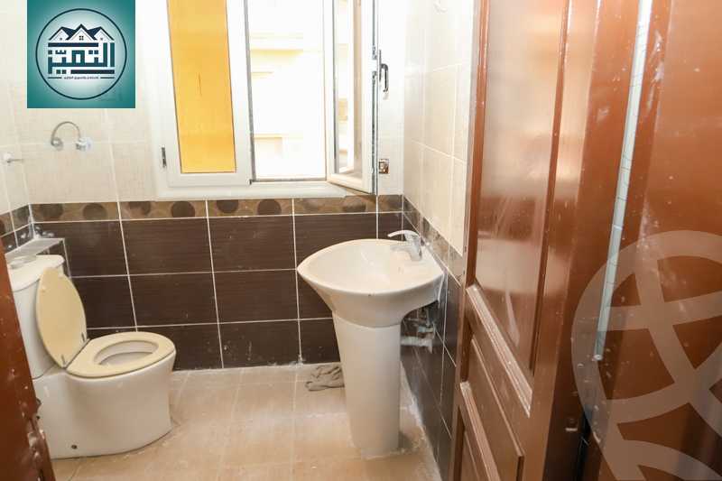 https://aqarmap.com.eg/en/listing/4102264-for-sale-alexandria-kafr-abdo-sant-square-st
