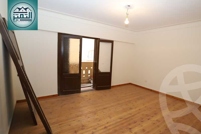 https://aqarmap.com.eg/en/listing/4102300-for-sale-alexandria-kafr-abdo-sant-square-st