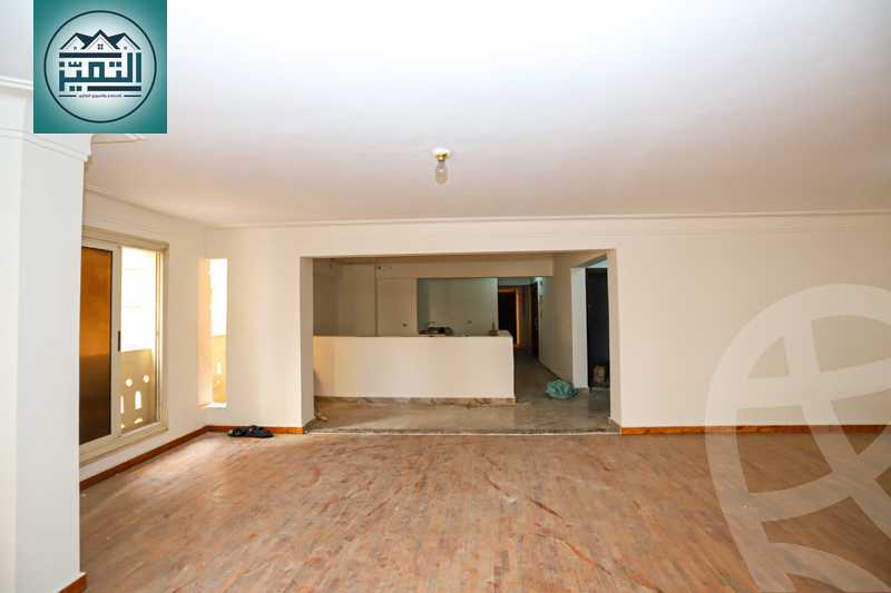 https://aqarmap.com.eg/en/listing/4102300-for-sale-alexandria-kafr-abdo-sant-square-st