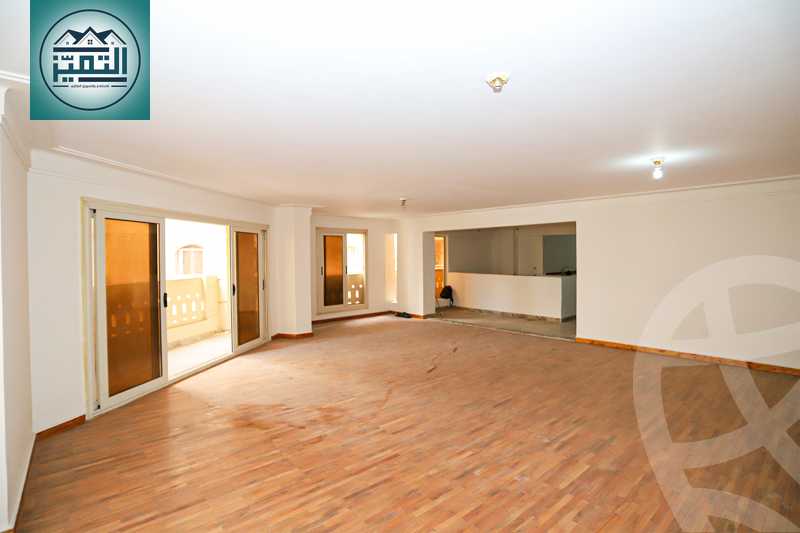 https://aqarmap.com.eg/en/listing/4102300-for-sale-alexandria-kafr-abdo-sant-square-st