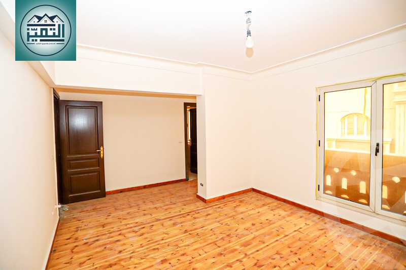 https://aqarmap.com.eg/en/listing/4102300-for-sale-alexandria-kafr-abdo-sant-square-st
