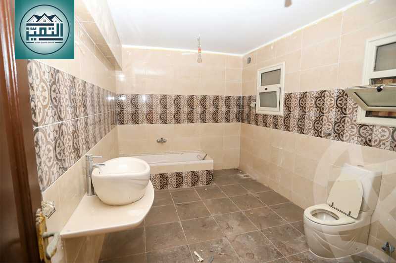https://aqarmap.com.eg/en/listing/4102300-for-sale-alexandria-kafr-abdo-sant-square-st