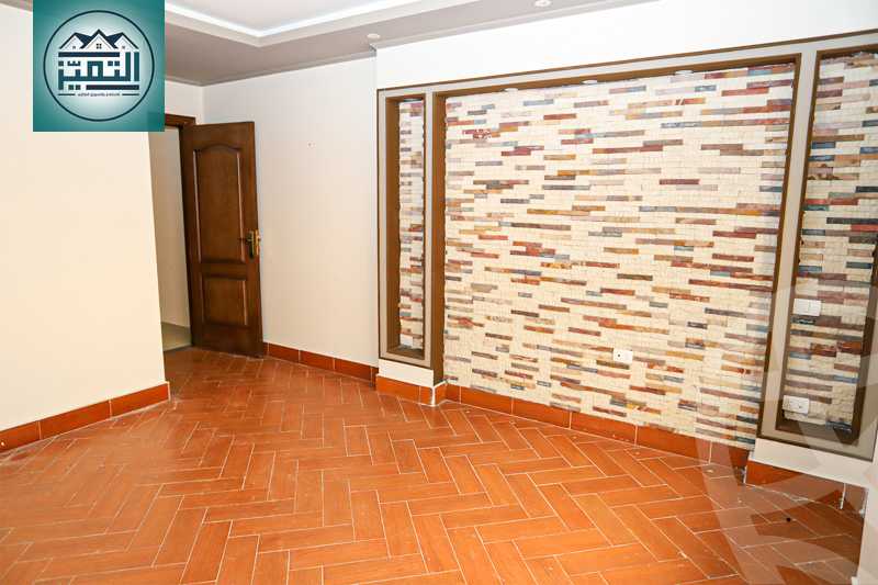 https://aqarmap.com.eg/ar/listing/4199512-for-rent-alexandria-lauran-el-gaish-rd