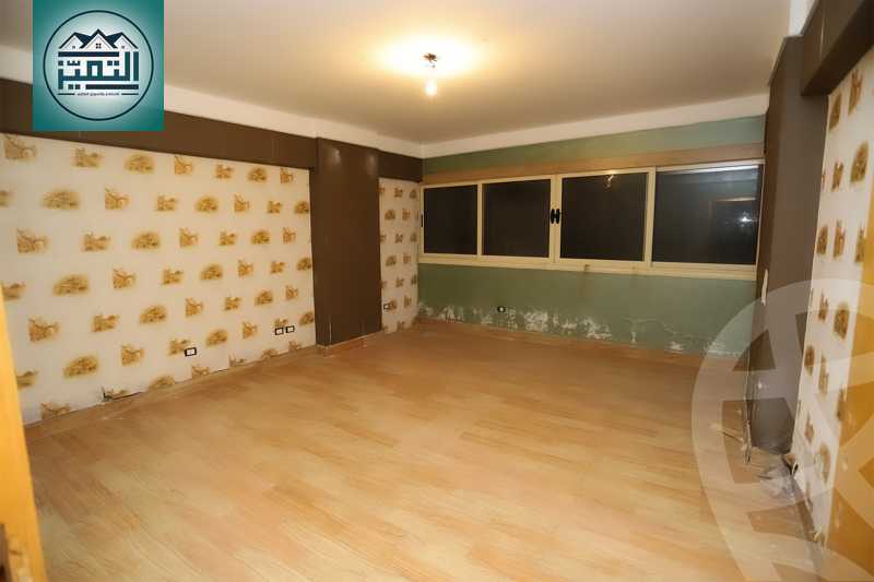 https://aqarmap.com.eg/en/listing/4262205-for-sale-alexandria-kafr-abdo-kafr-abdou-st