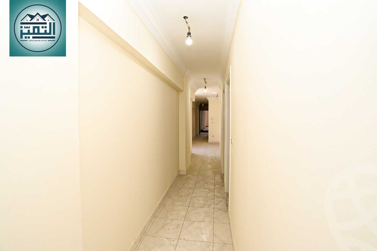 https://aqarmap.com.eg/ar/listing/4283246-for-rent-alexandria-kafr-abdo-sant-square-st