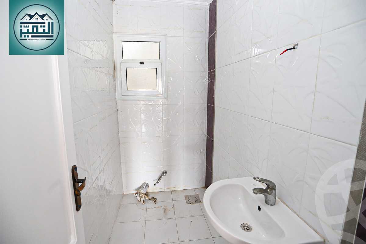 https://aqarmap.com.eg/ar/listing/4283246-for-rent-alexandria-kafr-abdo-sant-square-st