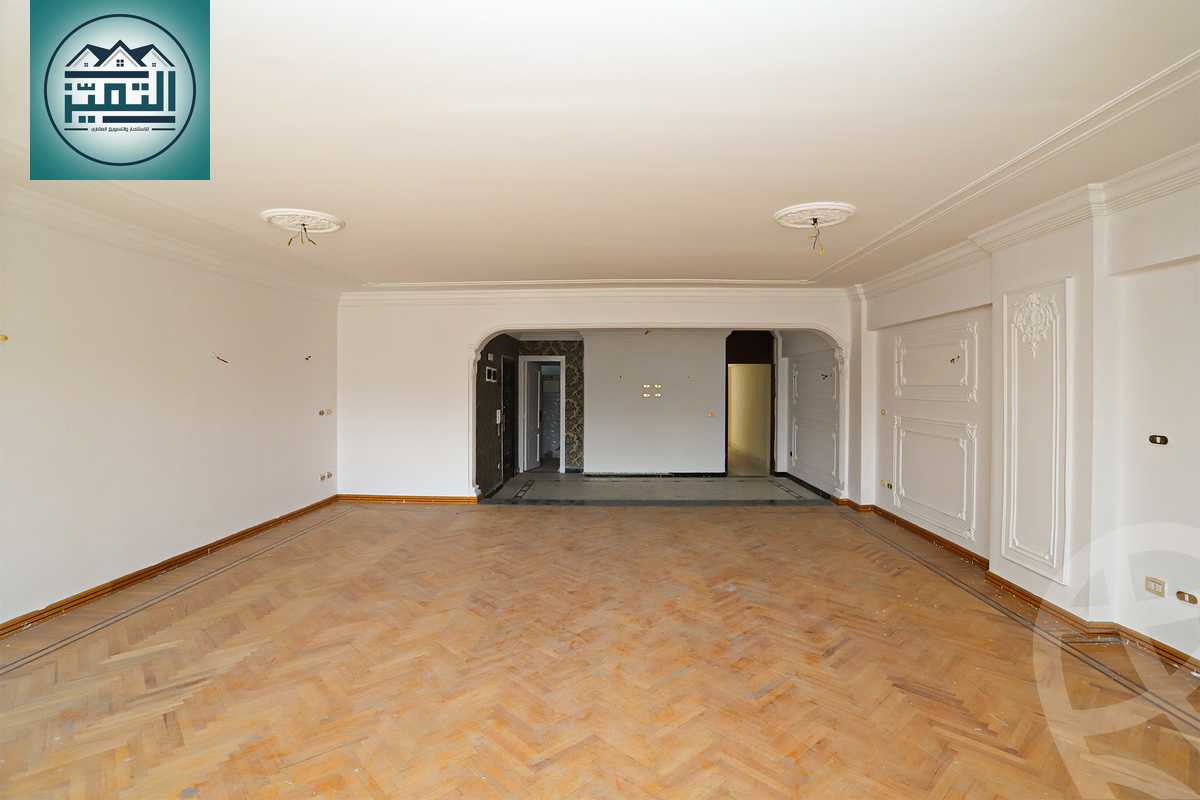 https://aqarmap.com.eg/ar/listing/4283246-for-rent-alexandria-kafr-abdo-sant-square-st