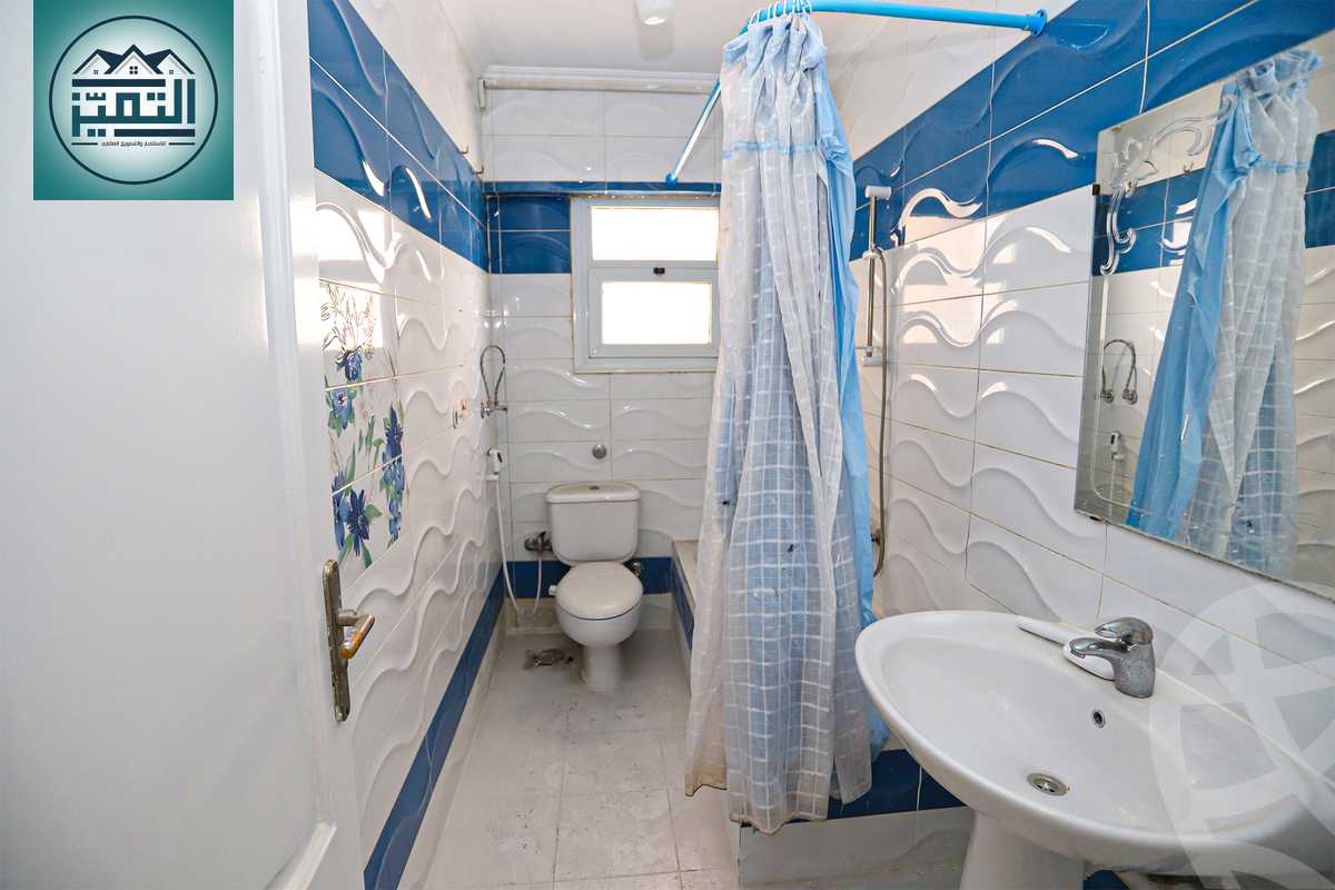 https://aqarmap.com.eg/ar/listing/4283246-for-rent-alexandria-kafr-abdo-sant-square-st