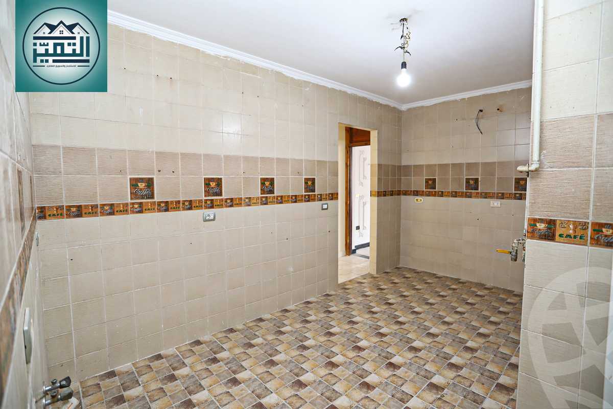 https://aqarmap.com.eg/ar/listing/4283246-for-rent-alexandria-kafr-abdo-sant-square-st
