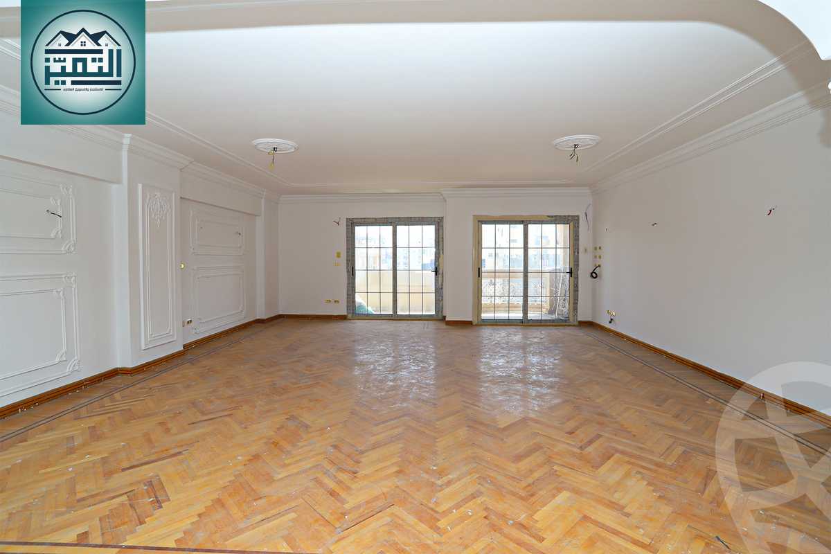 https://aqarmap.com.eg/ar/listing/4283246-for-rent-alexandria-kafr-abdo-sant-square-st