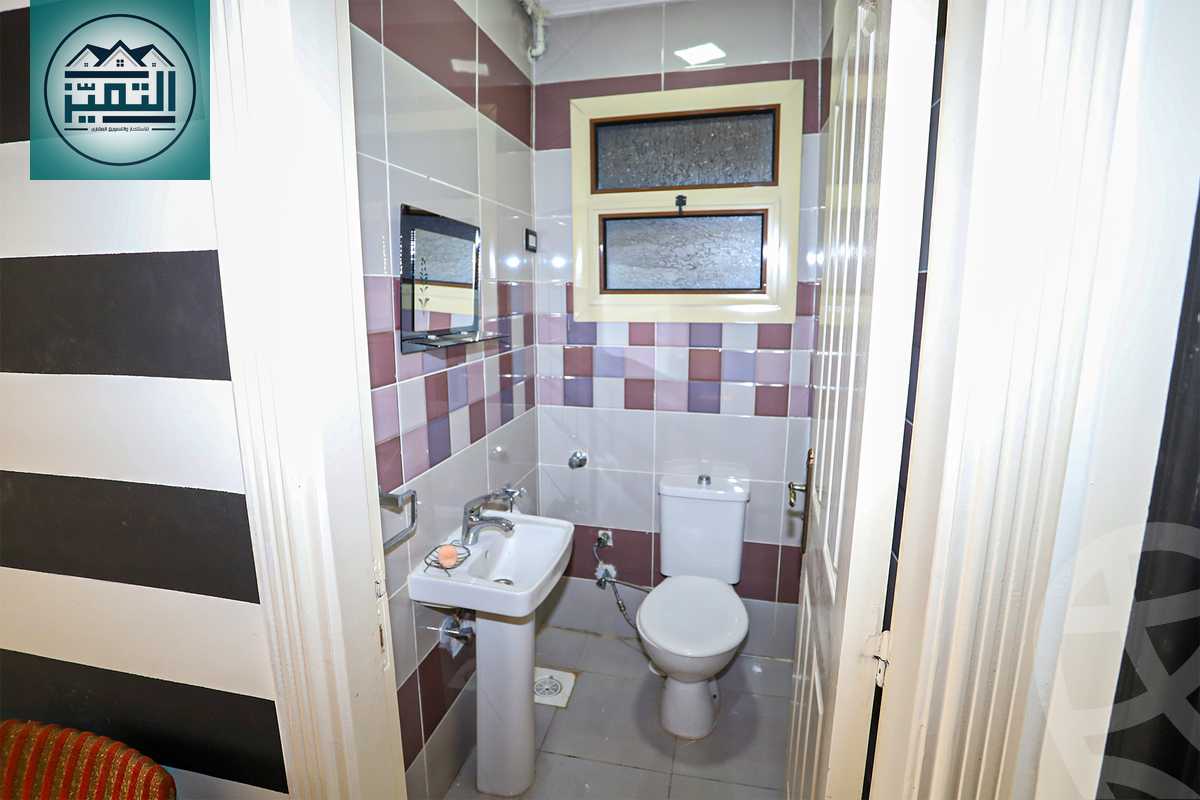 https://aqarmap.com.eg/en/listing/4345746-for-sale-alexandria-kafr-abdo-sant-square-st