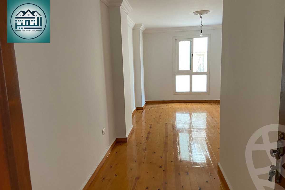 https://aqarmap.com.eg/en/listing/5018420-for-sale-alexandria-sporting-el-geish-road