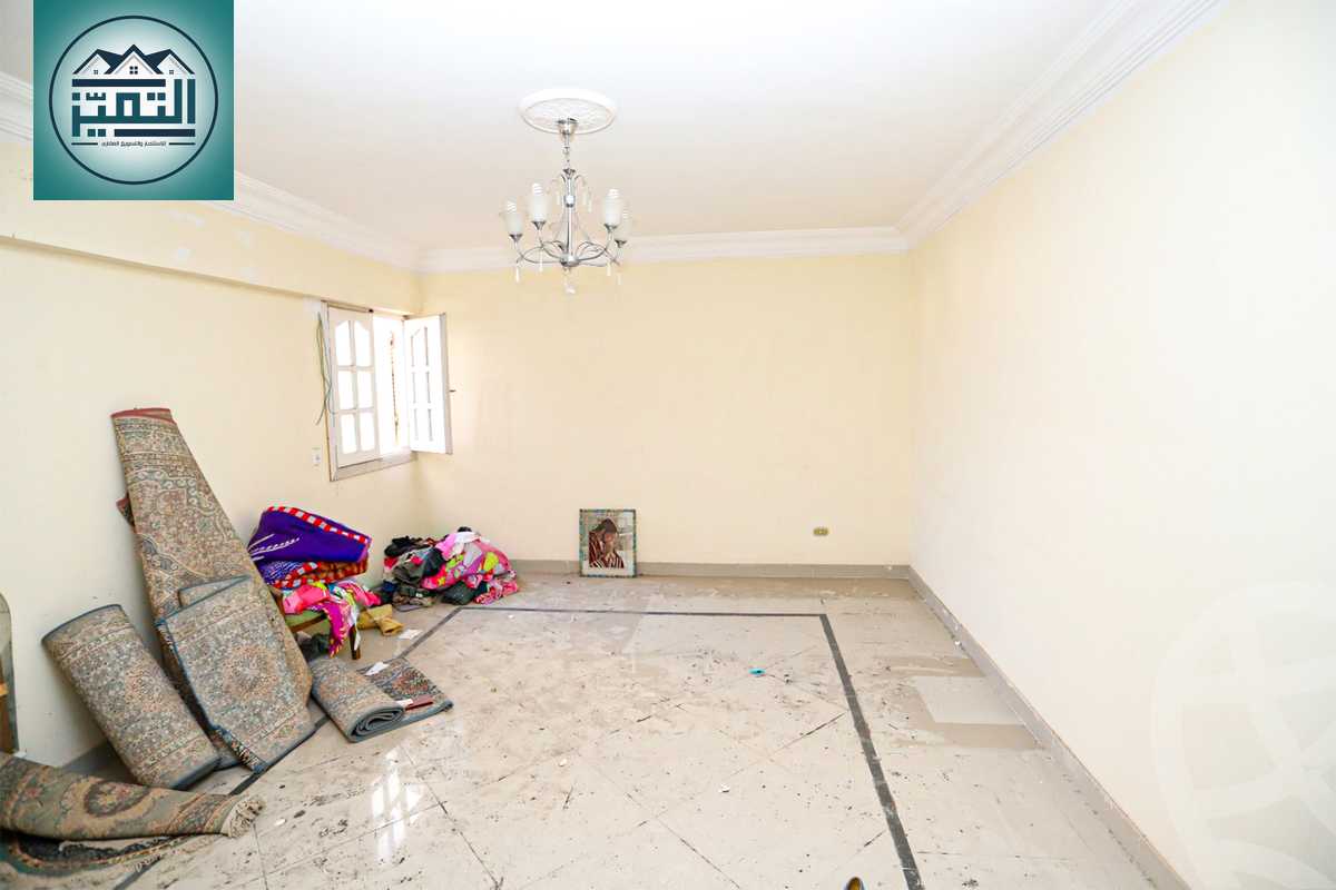 https://aqarmap.com.eg/en/listing/5445027-for-sale-alexandria-kafr-abdo-sant-giyn-st