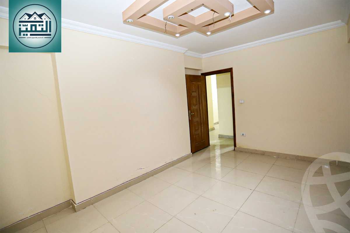https://aqarmap.com.eg/ar/listing/5696526-for-sale-alexandria-cleopatra-port-said-street