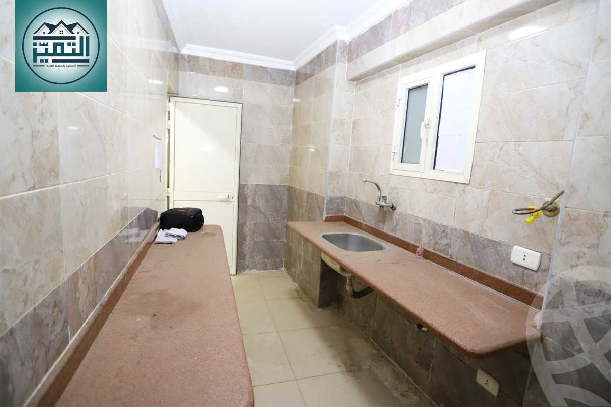 https://aqarmap.com.eg/ar/listing/5696526-for-sale-alexandria-cleopatra-port-said-street