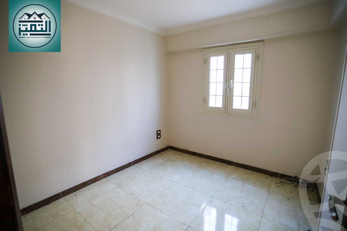 https://aqarmap.com.eg/en/listing/5851847-for-sale-alexandria-sporting-shr-bwr-s-yd
