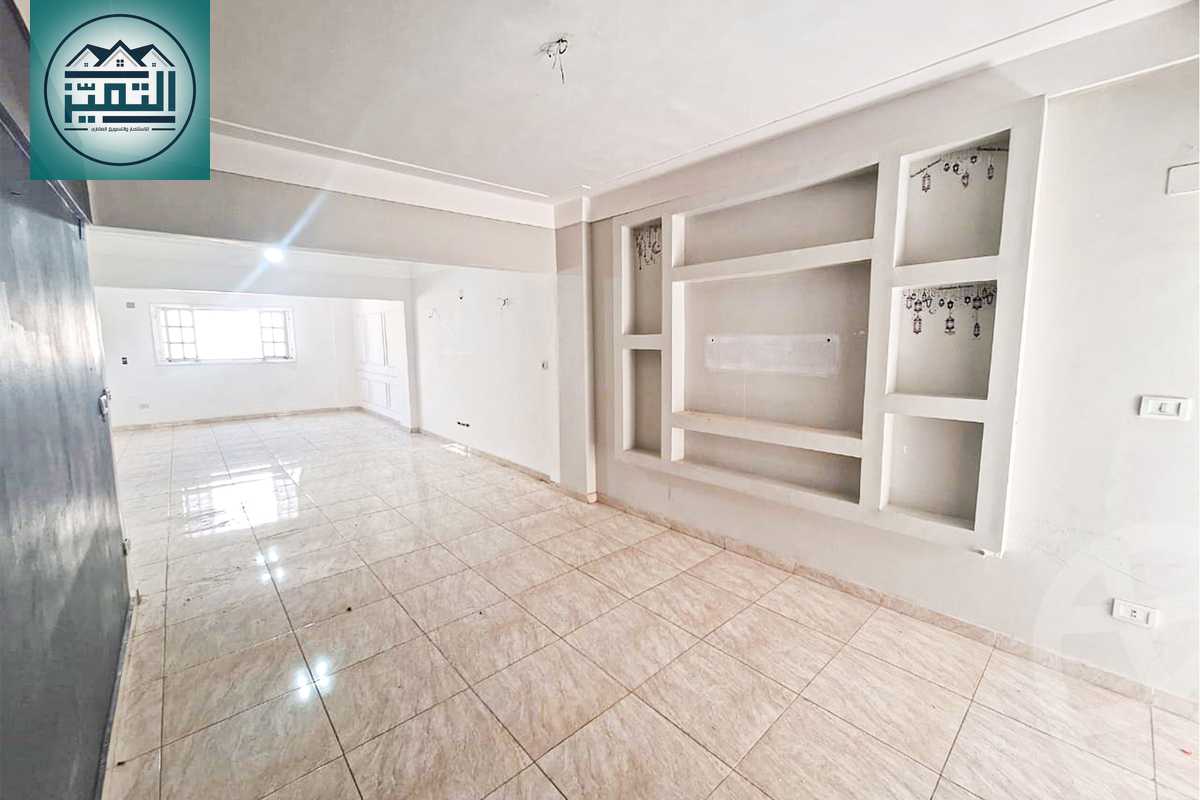 https://aqarmap.com.eg/ar/listing/6292429-for-sale-alexandria-lauran-shr-bw-qyr-tryq-lhry