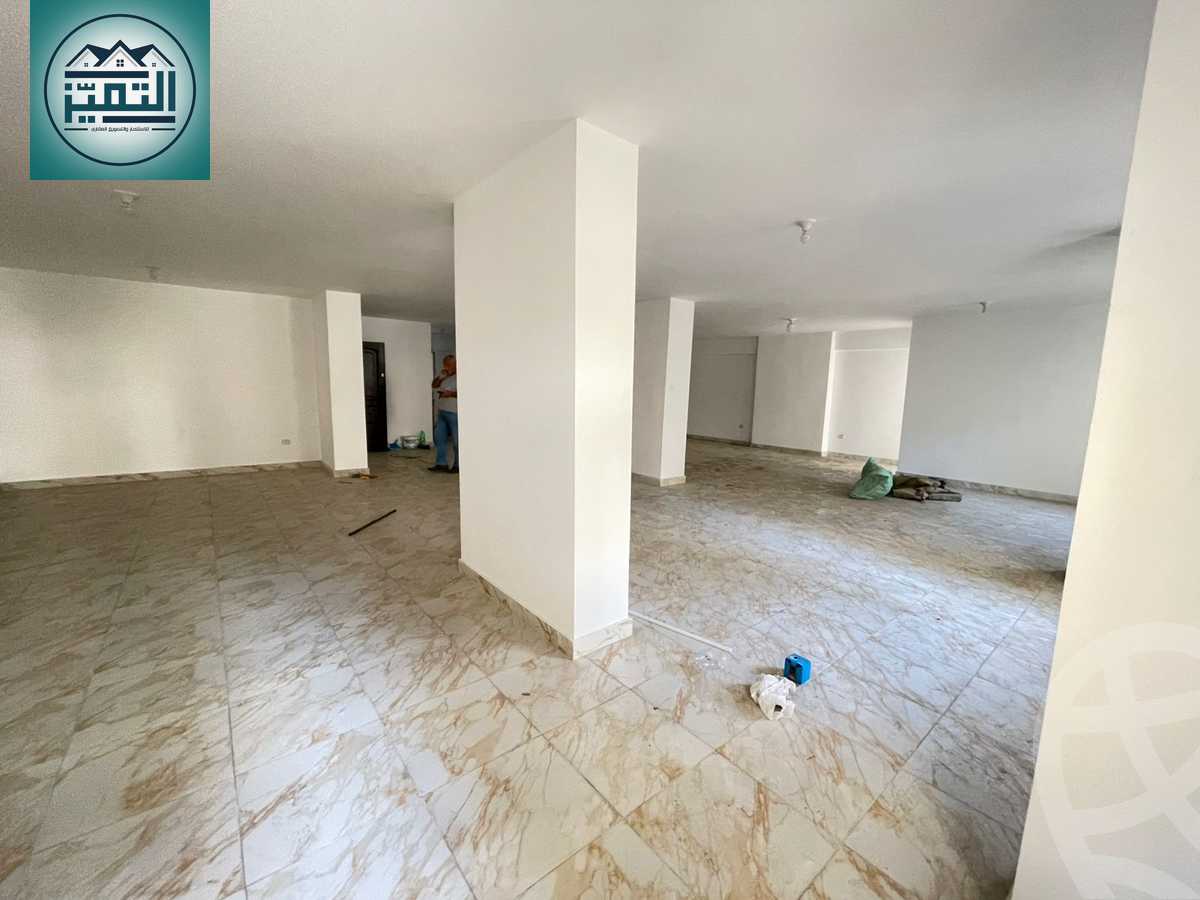 https://aqarmap.com.eg/ar/listing/6453656-for-sale-alexandria-moharram-bey-kanal-al-mahmoudeya-al-bahri-st