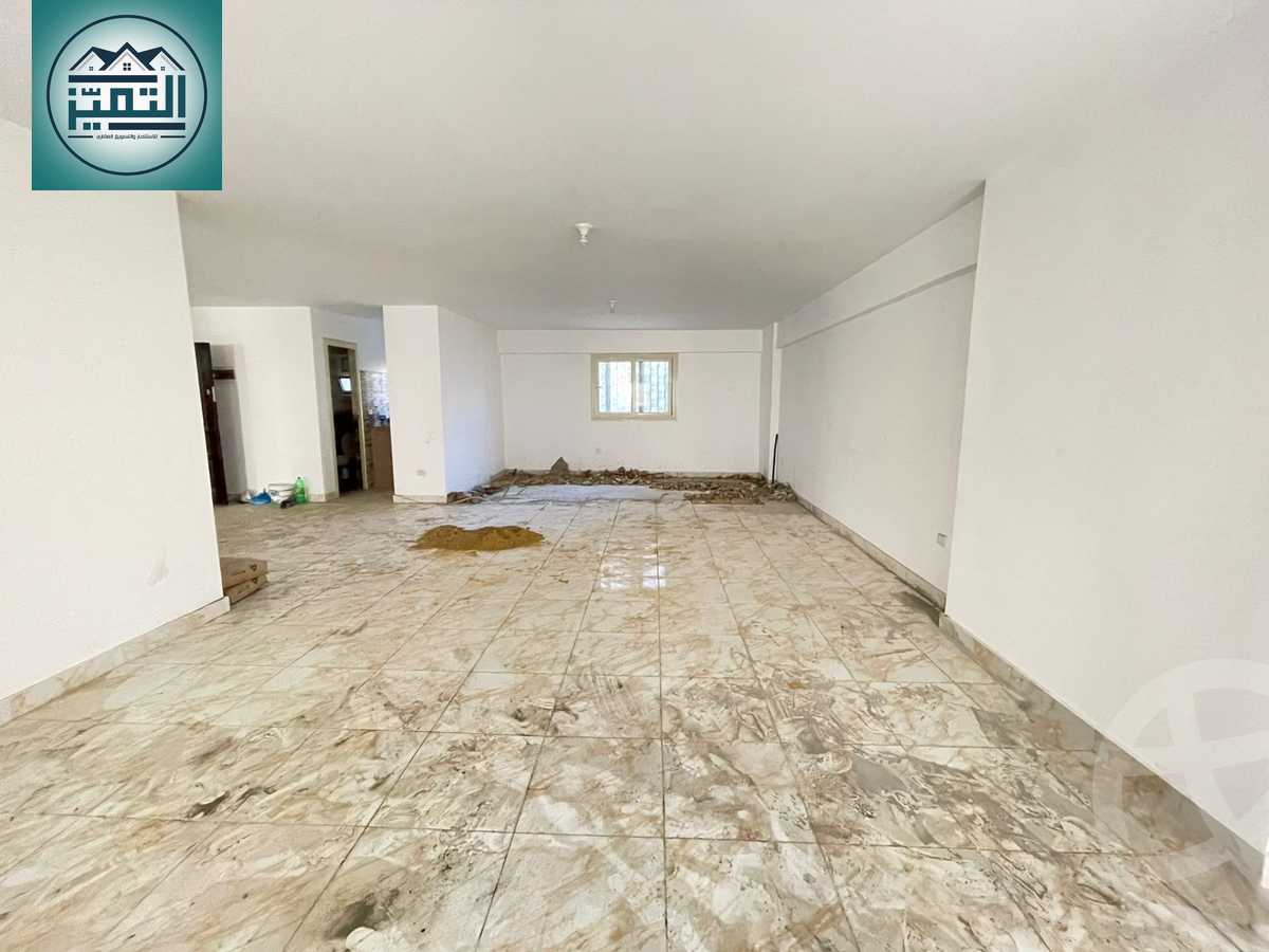 https://aqarmap.com.eg/ar/listing/6453656-for-sale-alexandria-moharram-bey-kanal-al-mahmoudeya-al-bahri-st