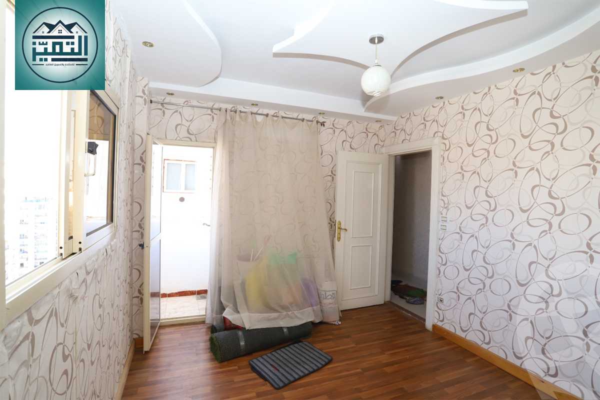 https://aqarmap.com.eg/ar/listing/6558906-for-sale-alexandria-sporting-shr-bwr-s-yd