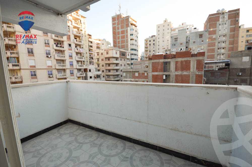 https://aqarmap.com.eg/ar/listing/3873086-for-sale-alexandria-miami-khld-bn-lwlyd