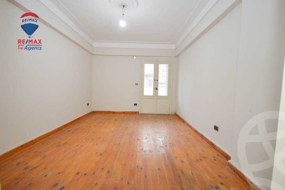https://aqarmap.com.eg/ar/listing/3873086-for-sale-alexandria-miami-khld-bn-lwlyd