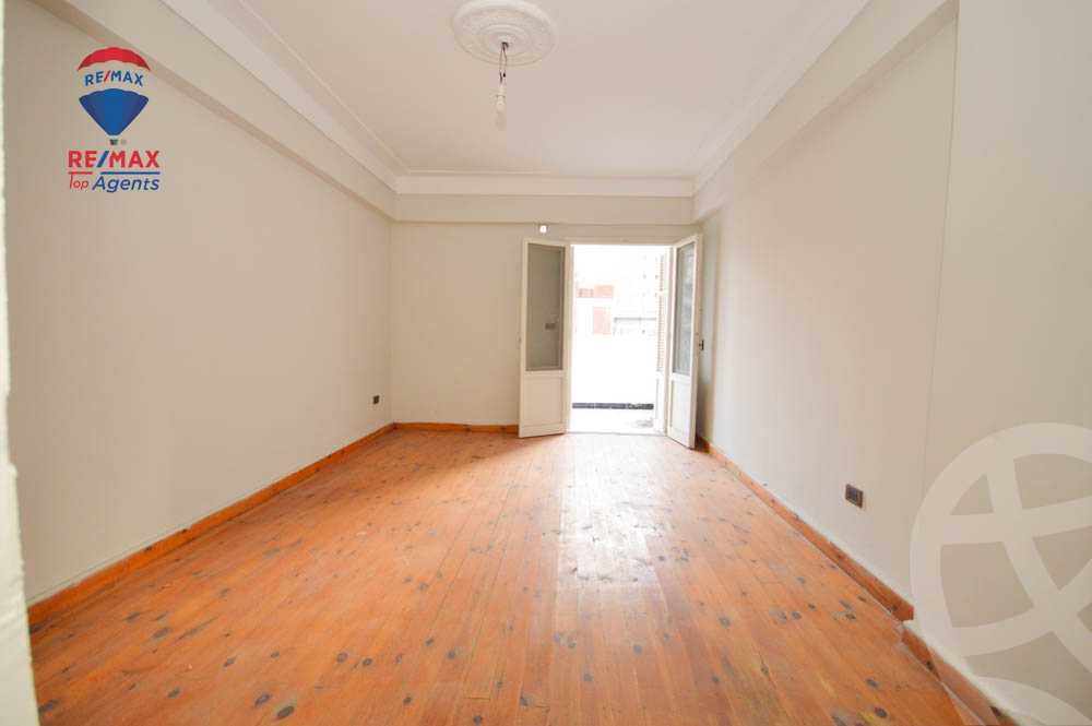https://aqarmap.com.eg/ar/listing/3873086-for-sale-alexandria-miami-khld-bn-lwlyd