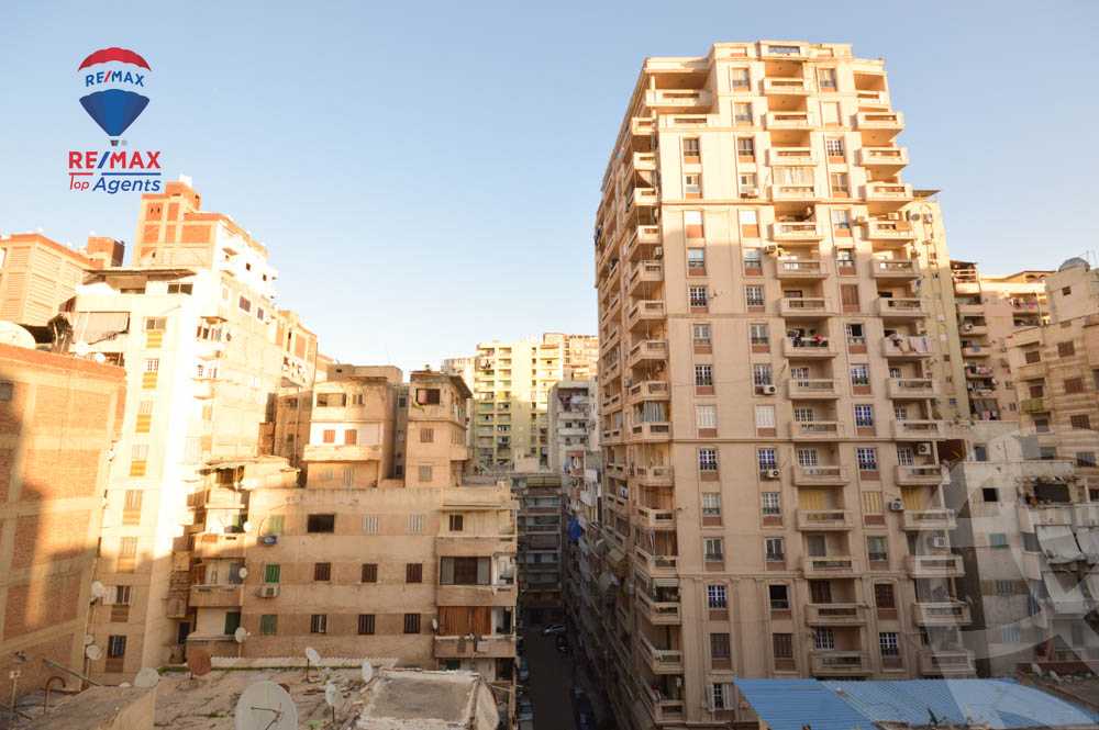 https://aqarmap.com.eg/ar/listing/3873086-for-sale-alexandria-miami-khld-bn-lwlyd