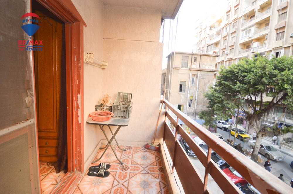 https://aqarmap.com.eg/ar/listing/3878398-for-sale-alexandria-bolekly-abou-quer-st