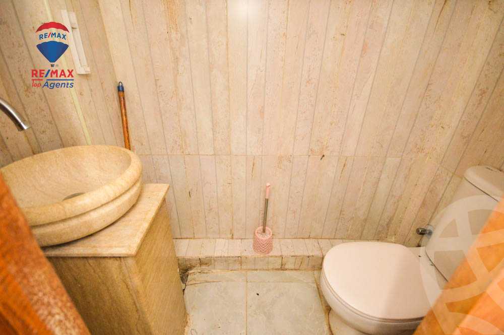 https://aqarmap.com.eg/ar/listing/3901703-for-rent-alexandria-lauran-ahmed-zou-al-fekar-st