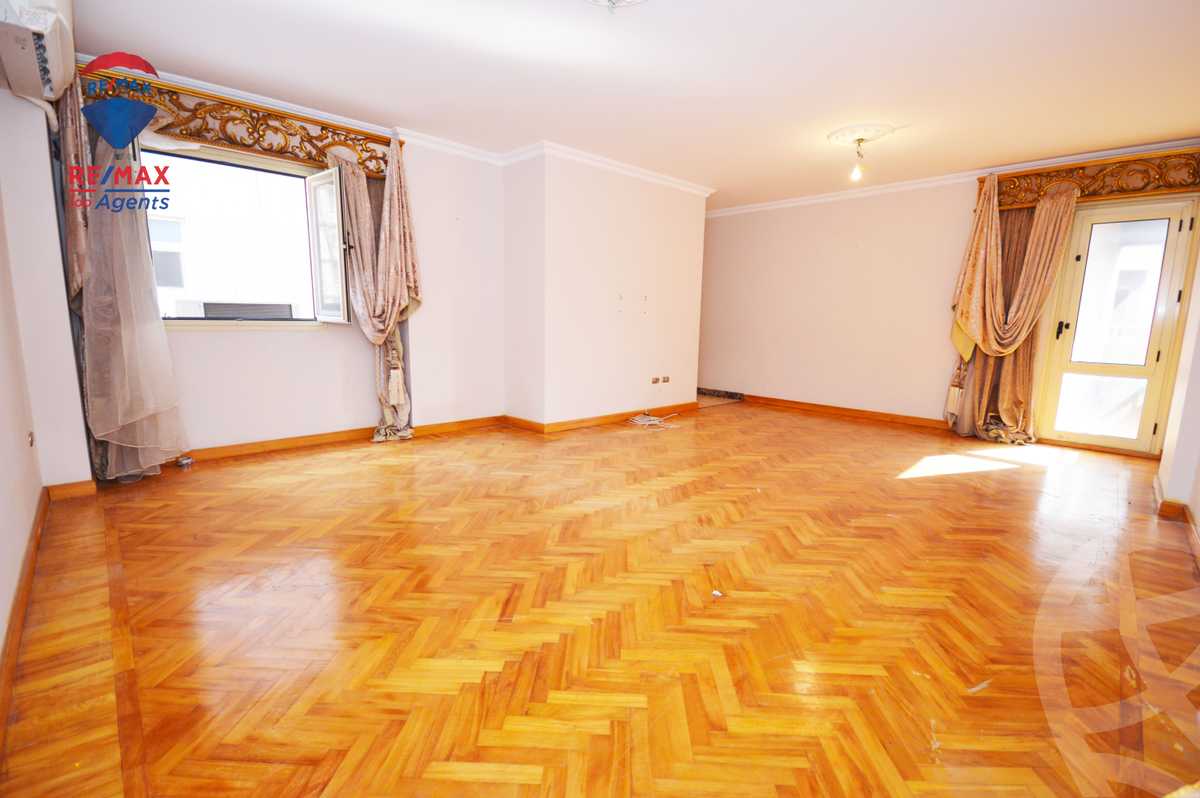 https://aqarmap.com.eg/en/listing/4264425-for-sale-alexandria-smouha-tout-ankh-amoun-st