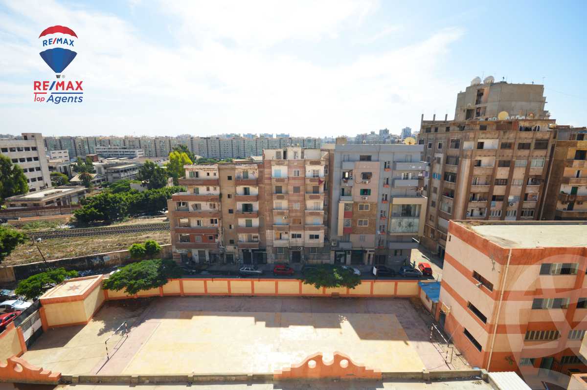 https://aqarmap.com.eg/en/listing/4302067-for-sale-alexandria-kafr-abdo-kafr-abdou-st