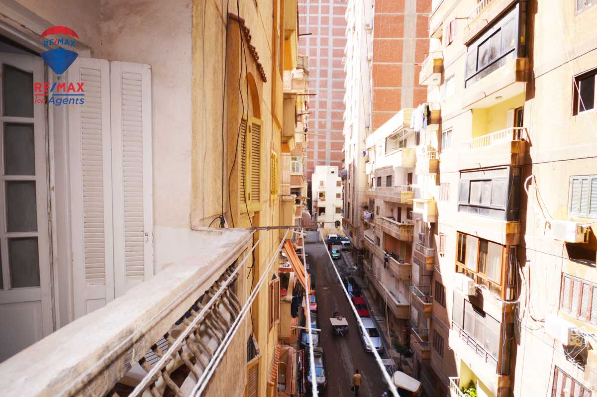 https://aqarmap.com.eg/en/listing/4302148-for-sale-alexandria-el-asafra-shr-45