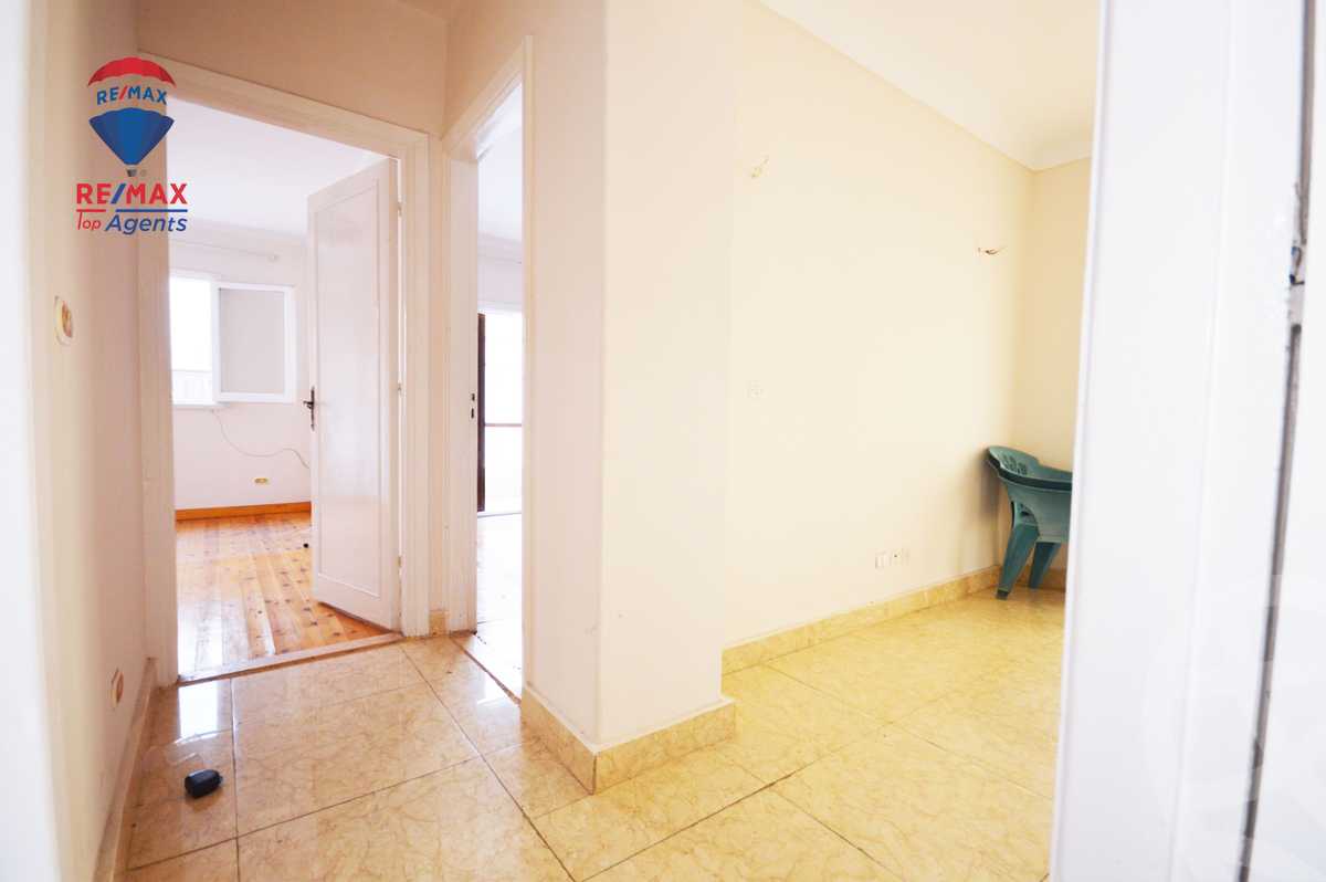 https://aqarmap.com.eg/ar/listing/4330314-for-rent-alexandria-bolekly-wnjdt
