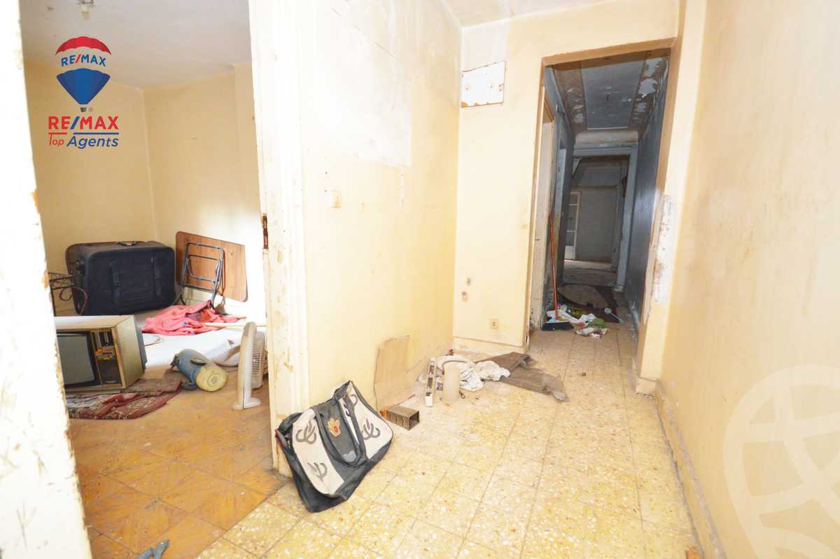https://aqarmap.com.eg/en/listing/4368215-for-sale-alexandria-kafr-abdo-kafr-abdou-st