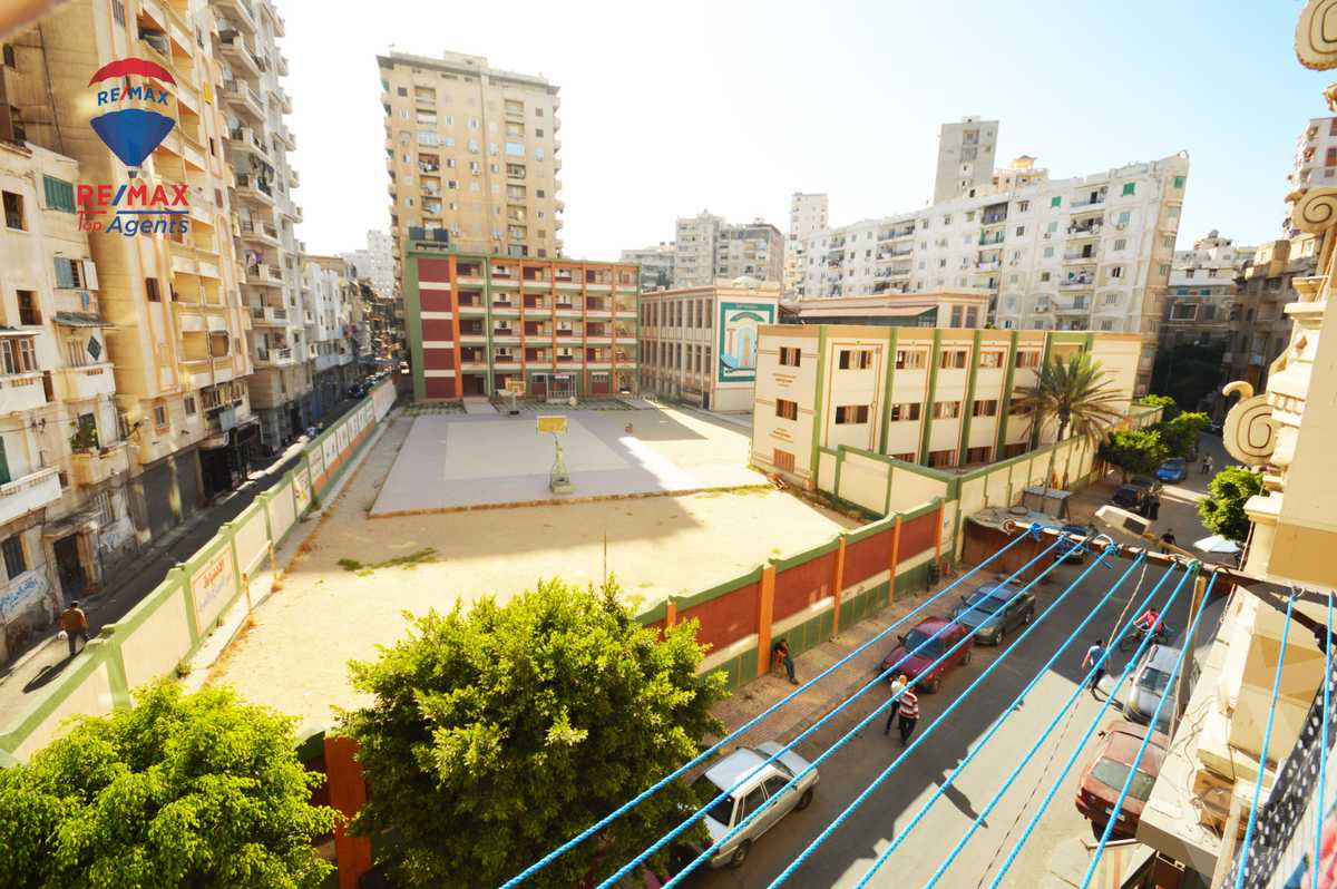 https://aqarmap.com.eg/ar/listing/4824044-for-sale-alexandria-moharram-bey-moharram-bek-st