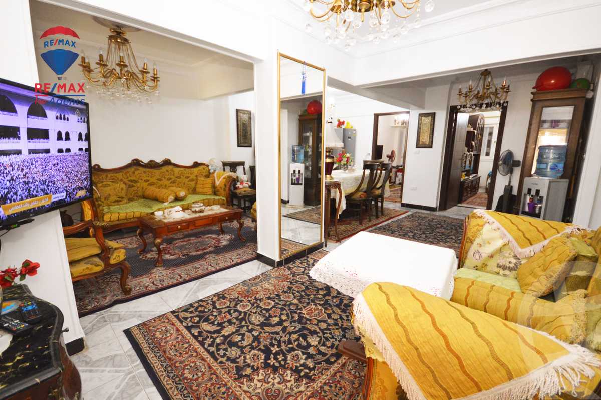 https://aqarmap.com.eg/ar/listing/4824044-for-sale-alexandria-moharram-bey-moharram-bek-st