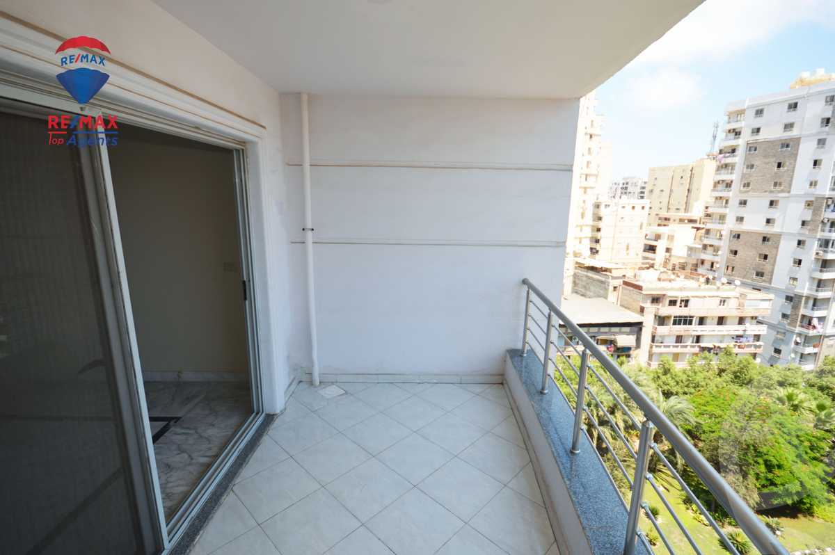 https://aqarmap.com.eg/ar/listing/4951296-for-rent-alexandria-saba-basha-shr-bw-qyr-tryq-lhry