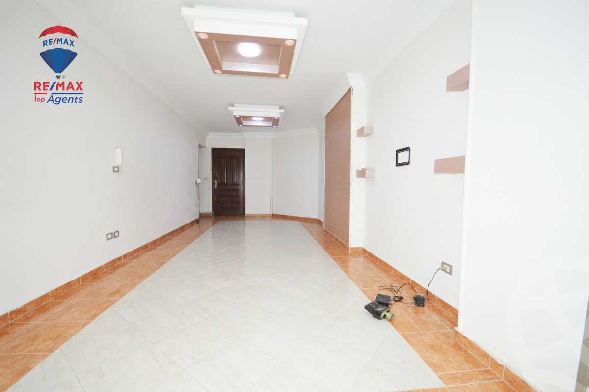 https://aqarmap.com.eg/ar/listing/5944369-for-sale-alexandria-el-mandara-alex-el-mandara-bahri-sidi-kamal-st