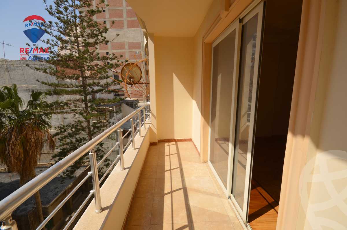 https://aqarmap.com.eg/en/listing/6056234-for-sale-alexandria-kafr-abdo-kafr-abdou-st