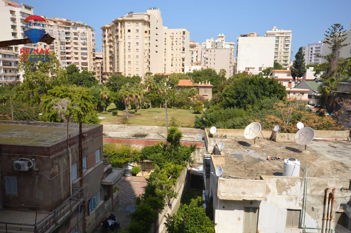 https://aqarmap.com.eg/en/listing/6056234-for-sale-alexandria-kafr-abdo-kafr-abdou-st