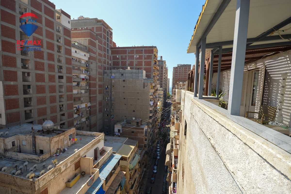 https://aqarmap.com.eg/ar/listing/6069371-for-sale-alexandria-sydy-bshr-sydy-bshr-bhry-gamal-abd-el-nasir-st