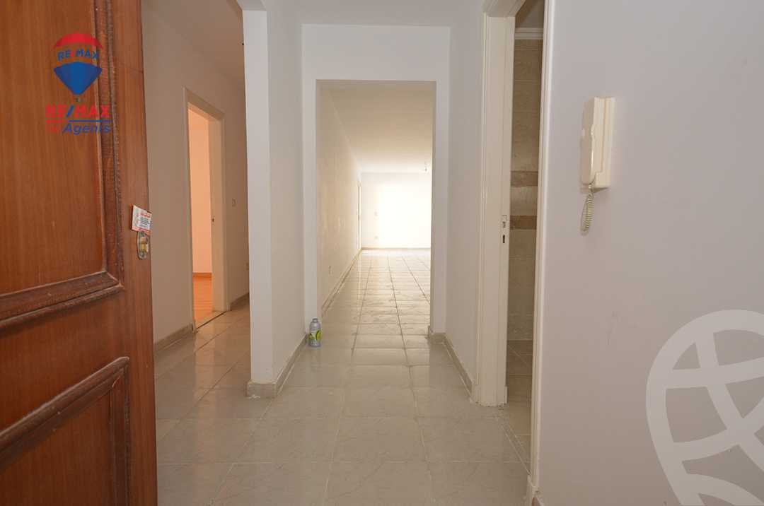 https://aqarmap.com.eg/ar/listing/6117266-for-sale-alexandria-el-mandara-alex-el-mandara-bahri-sidi-kamal-st