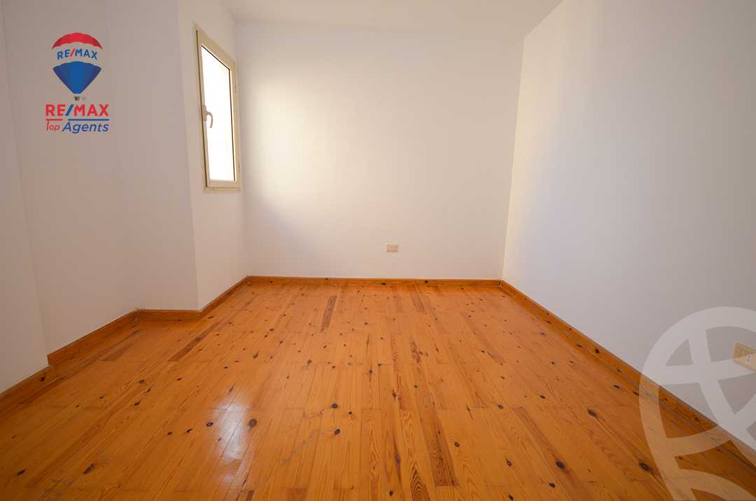 https://aqarmap.com.eg/ar/listing/6117266-for-sale-alexandria-el-mandara-alex-el-mandara-bahri-sidi-kamal-st