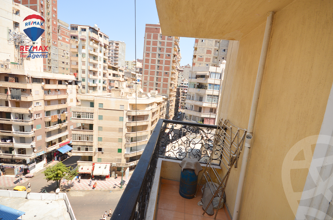 https://aqarmap.com.eg/ar/listing/6186476-for-sale-alexandria-miami-shr-jml-bd-lnsr