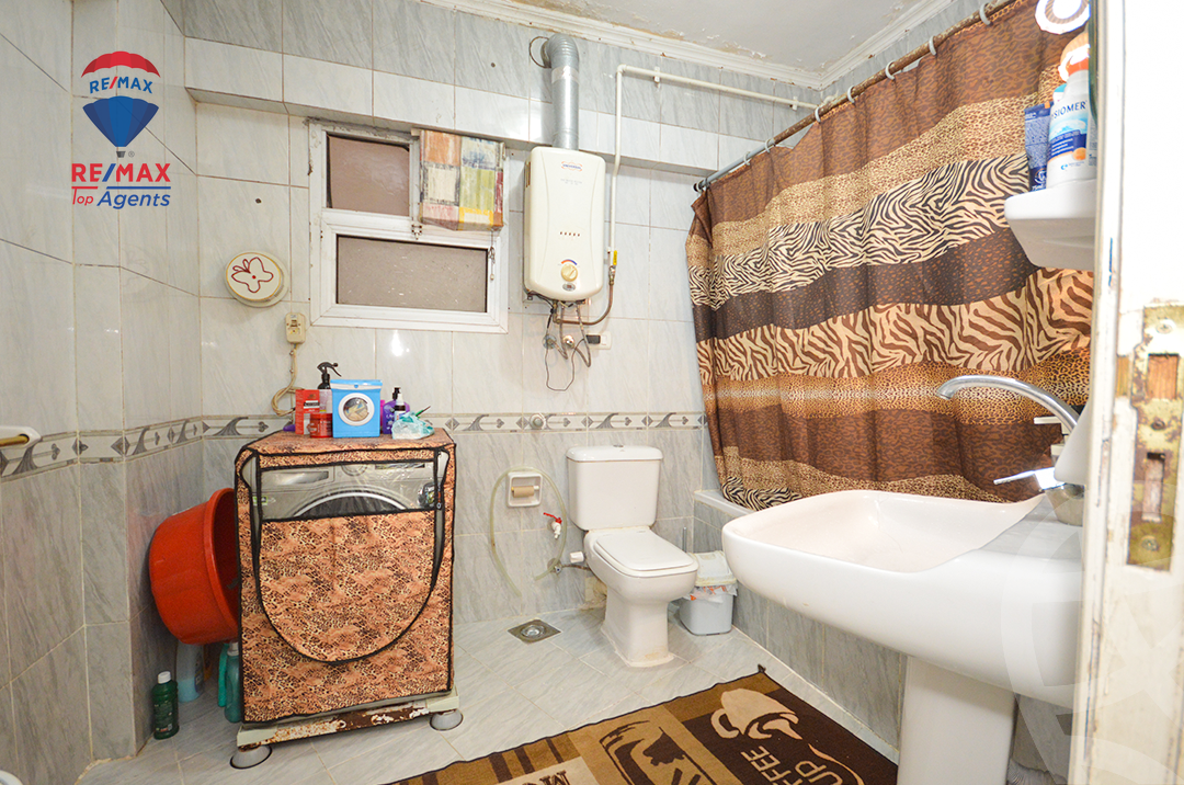https://aqarmap.com.eg/ar/listing/6190535-for-sale-alexandria-el-mandara-alex-el-mandara-bahri-sidi-kamal-st