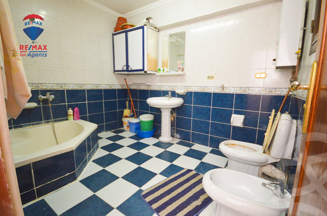 https://aqarmap.com.eg/ar/listing/6222924-for-sale-alexandria-sydy-bshr-sydy-bshr-bhry-shr-mhmd-njyb