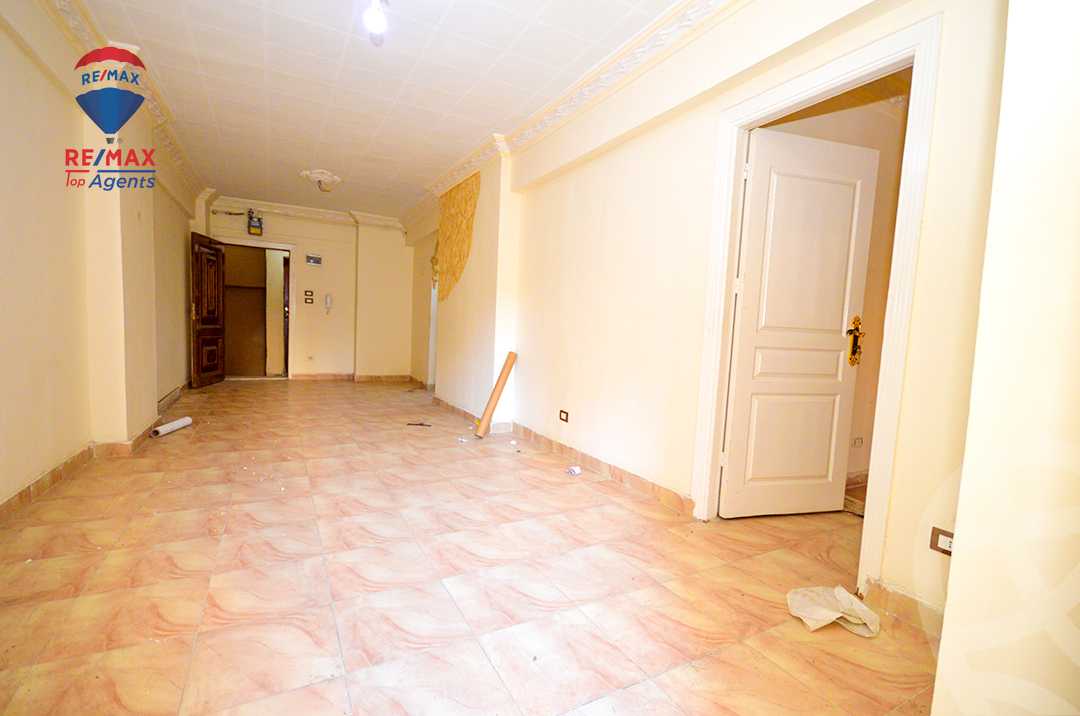 https://aqarmap.com.eg/ar/listing/6259737-for-sale-alexandria-sidi-gaber-shr-sydy-jbr